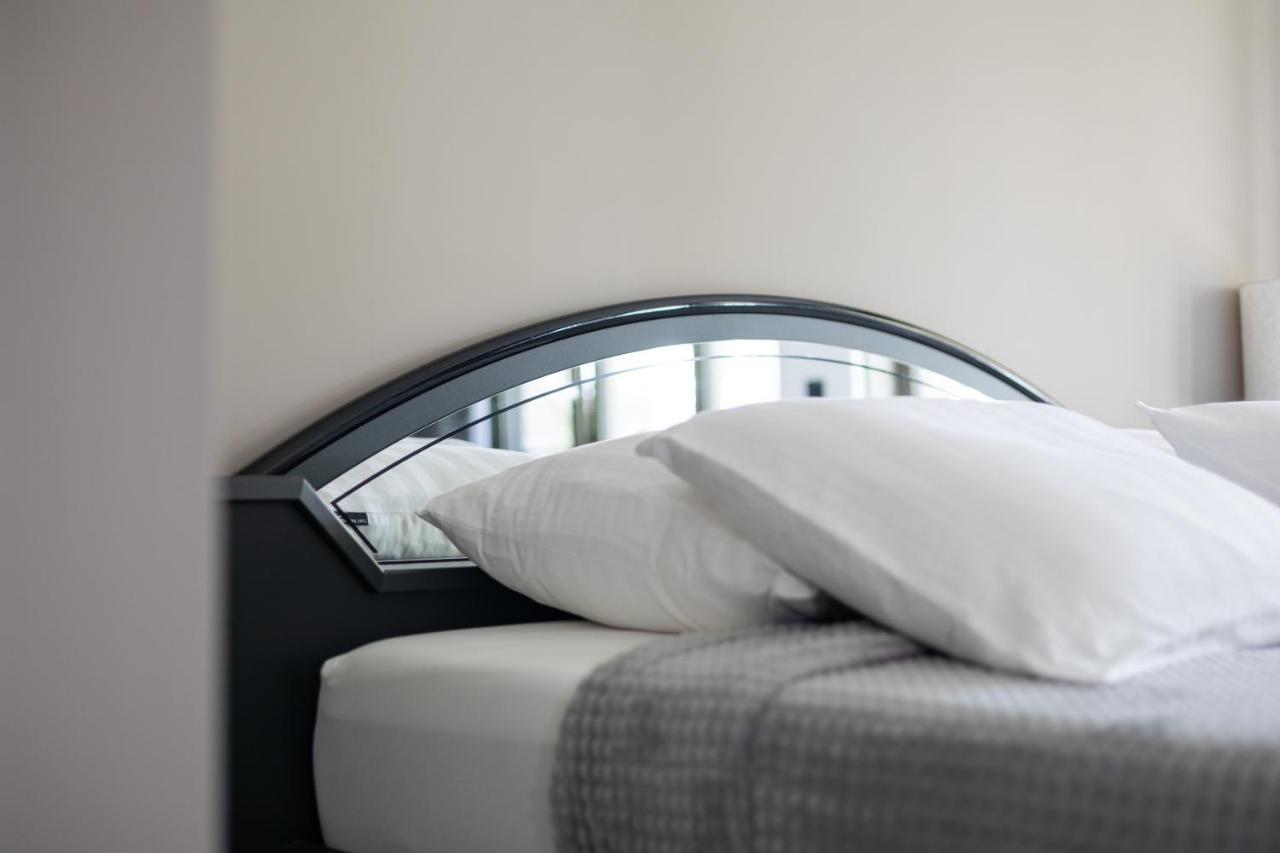 Luxury Room With King Size Bed 도르드레흐트 외부 사진